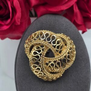 Boucher Vintage Gold Tone Interlaced Openwork Knot Brooch 9126P Designer Pin